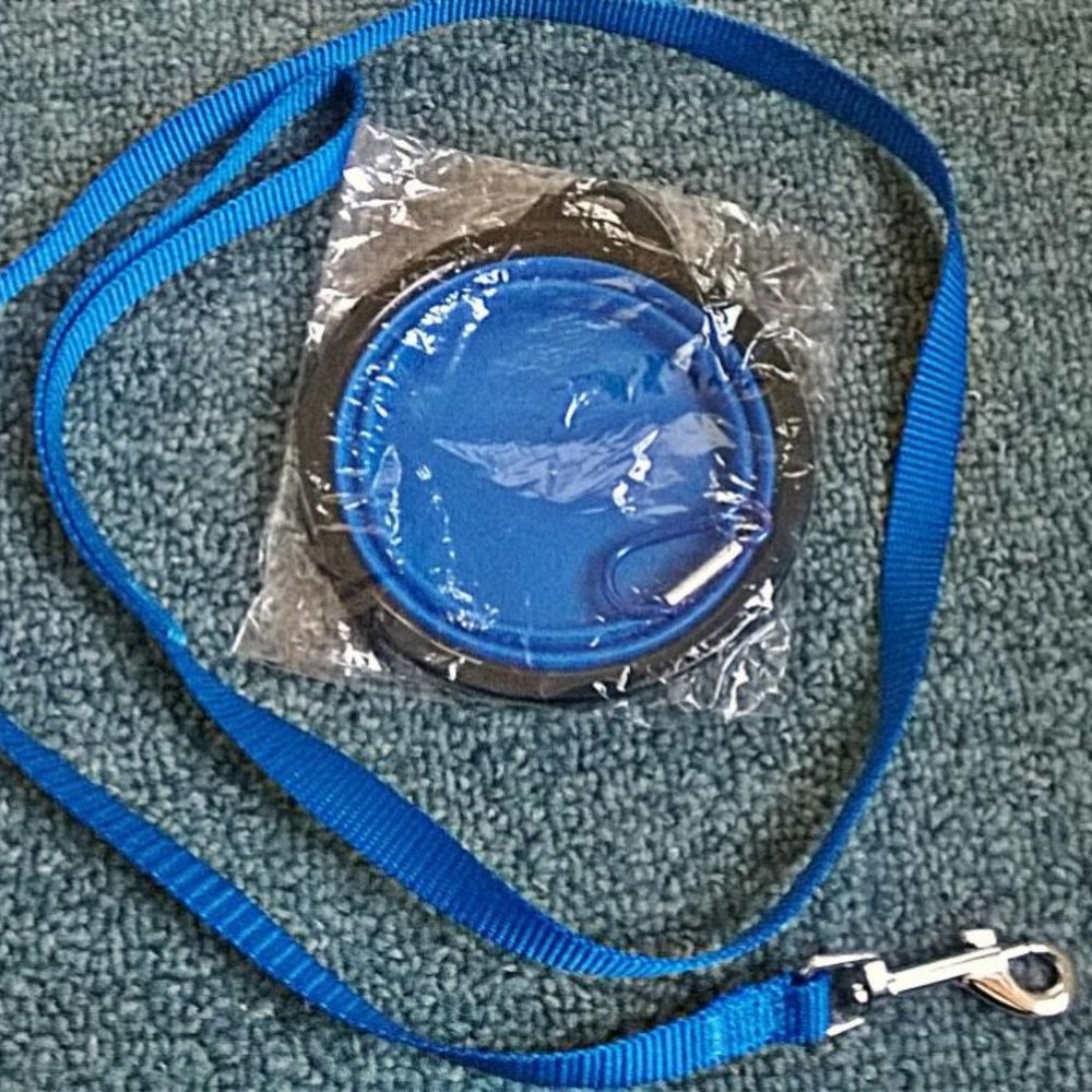 NWOT - Dog Leash and Collapsible Pet Water Bowl